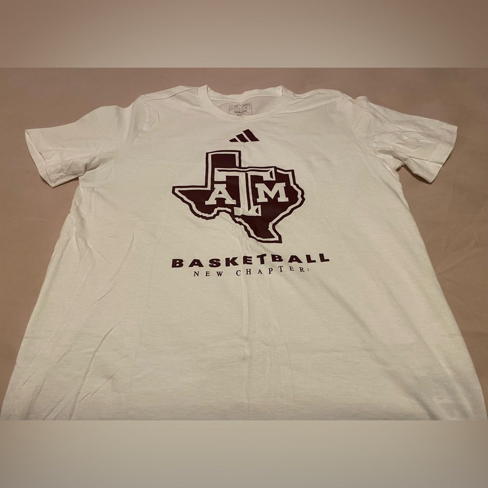 adidas T-Shirt Size Medium Men’s EUC!